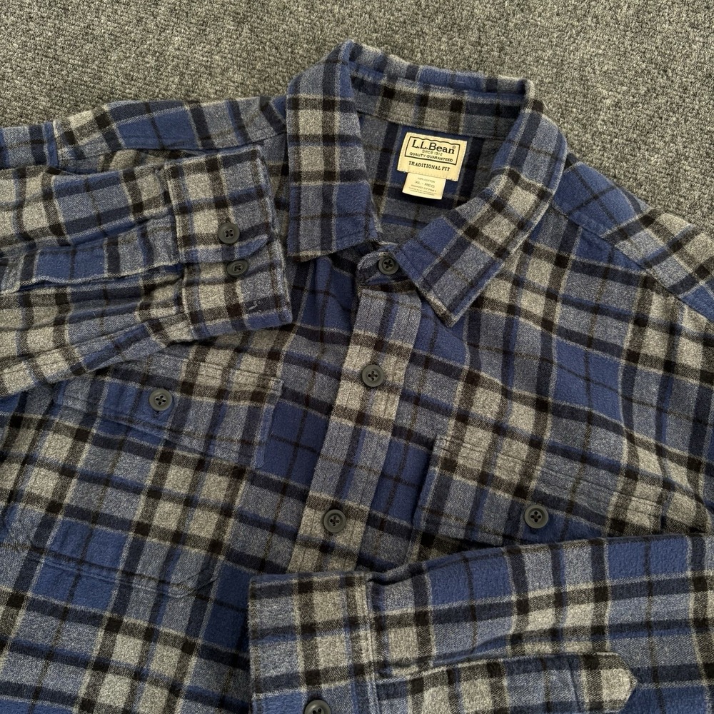 LL Bean Chamois Cloth Shirt Mens XL Traditional Fit Blue Plaid 277981 Hiking